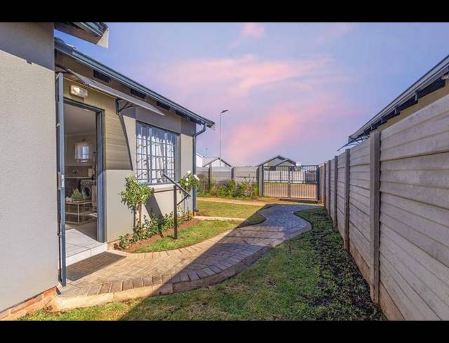 2 BEDROOM HOUSE FOR SALE IN SAVANNA CITY